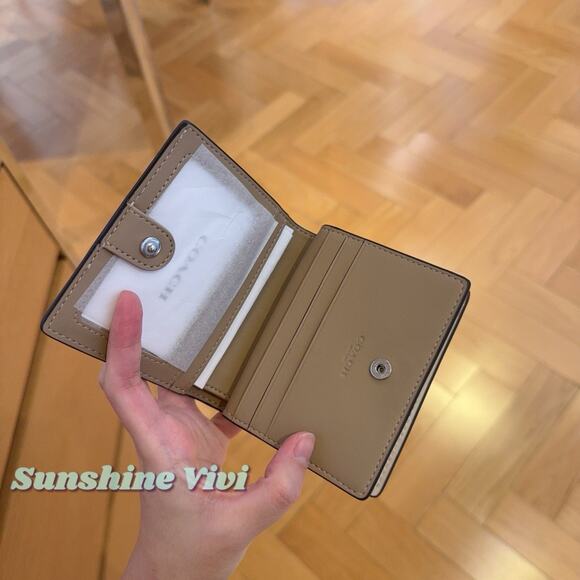 NWT Coach Snap Wallet With Cherry Print CDF19 Chalk Silver - Picture 3 of 6